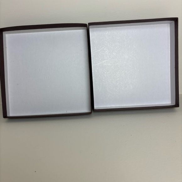 Coach Box - Picture 7 of 9